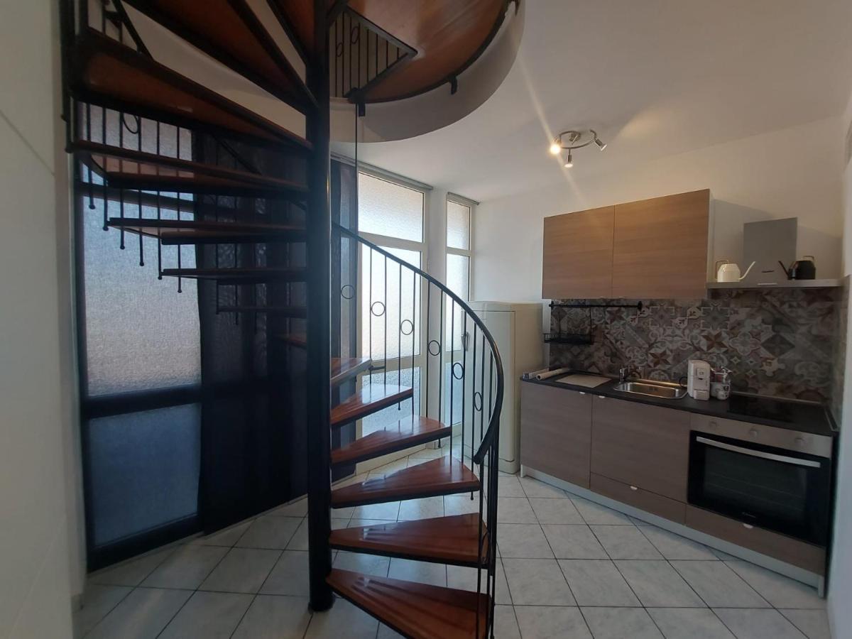 شقة Terrazza Delle Rose نيتّونو المظهر الخارجي الصورة